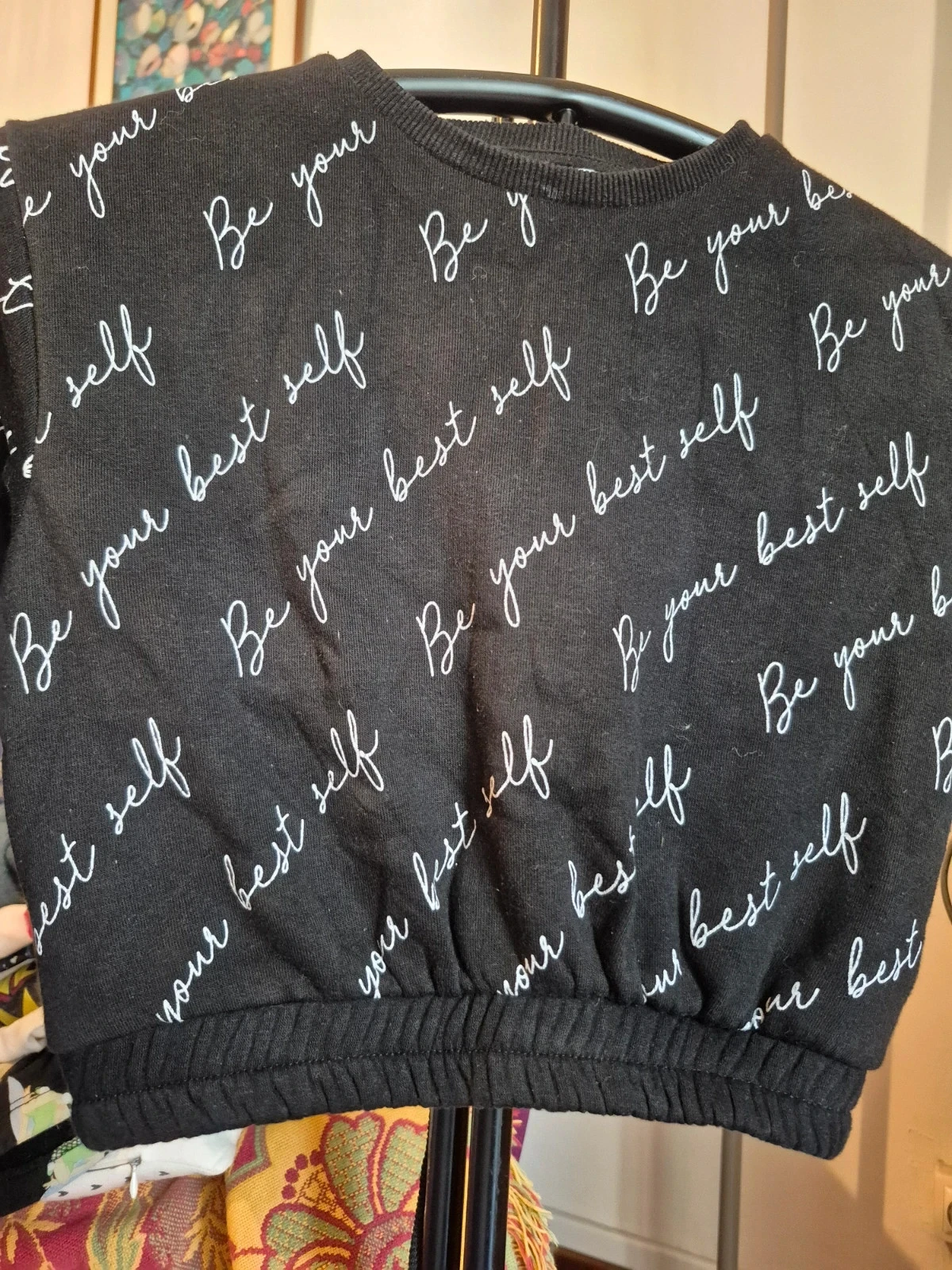 Jersey de manga corta con letras – photo 2